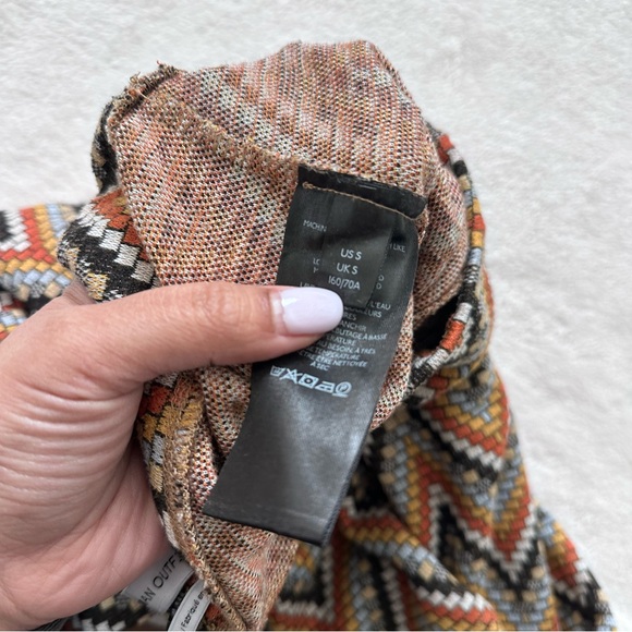 UO Urban Outfitters Bryn Pull-On Flare Pant in Orange Zigzag Size Small - Picture 12 of 13